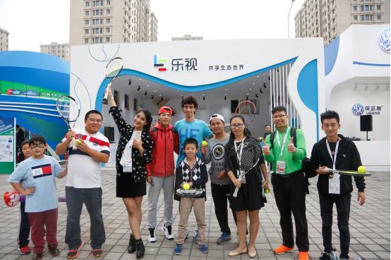 樂視展廳大師親授網球技巧(圖1)